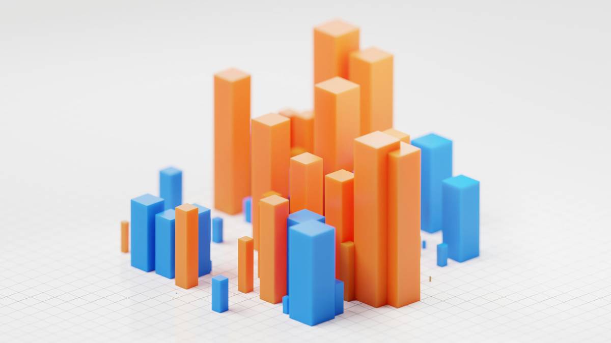 Infographic comparing organized CRM pipeline vs messy spreadsheet with lost leads and duplicate entries